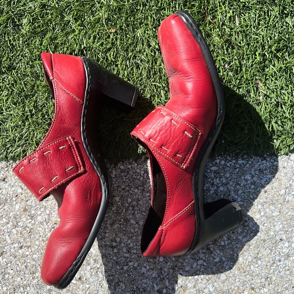 Tsonga Red Slip on Mules - Picture 2 of 4